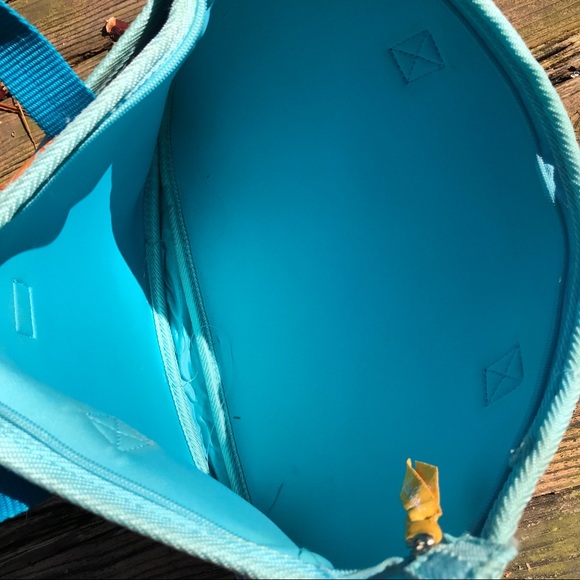 Lilly Pulitzer Laptop Tote in Do the Wave Print - Picture 5 of 12